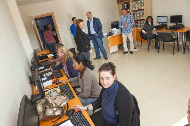 Los jóvenes empiezan a ocupar el Centro Juvenil de Canteras - 1, Foto 1