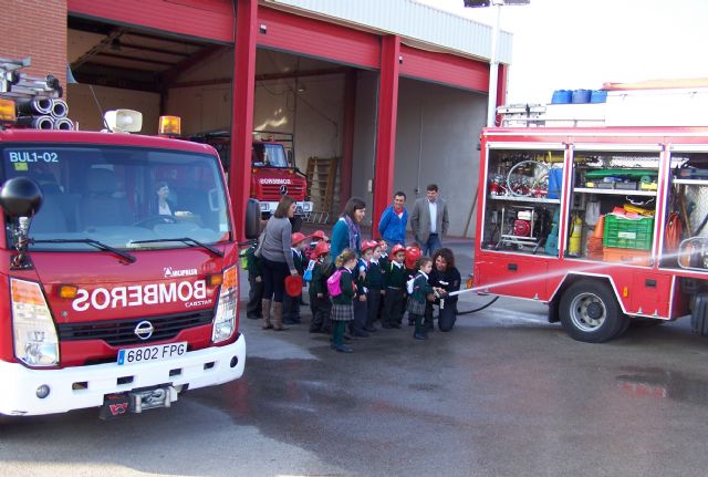 Alumnos del colegio María Inmaculada visitan el Parque de Bomberos de Águilas - 3, Foto 3