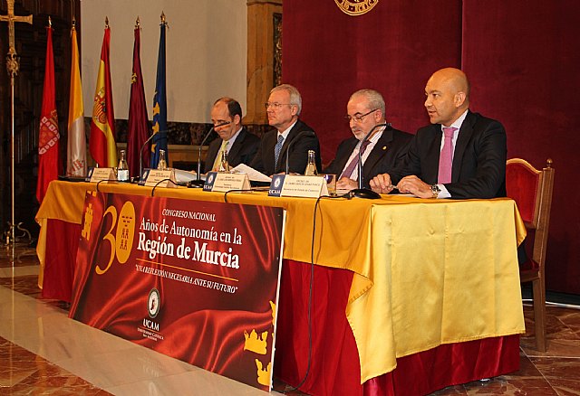 Valcárcel: Las bravatas secesionistas no se mantienen ni diez segundos con la ley en la mano - 1, Foto 1