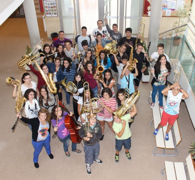 El Colegio Maestro Francisco Martínez Bernal celebra Santa Cecilia con un concierto didáctico de la Banda del I.E.S. Miguel Hernández de Bigastro el viernes 23 de noviembre - 1, Foto 1