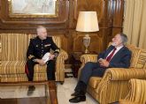 El presidente dela Asamblea recibe al general Ort, jefe dela Fuerza de Proteccin dela Armada