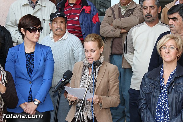 Totana se suma a la lucha contra la violencia de gnero, con una concentracin silenciosa. - 13