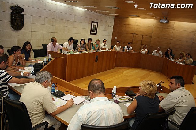 The plenary discussion on Monday to request the authorization to channel ramblas CHS in urban sections, Foto 1