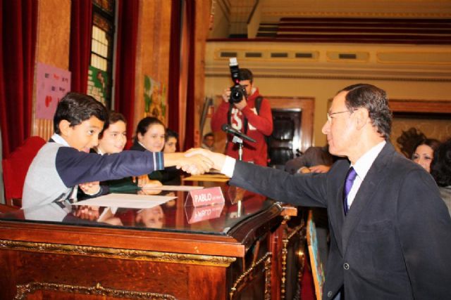 168 escolares sustituyen a los concejales en el Pleno para debatir sobre sus derechos - 2, Foto 2