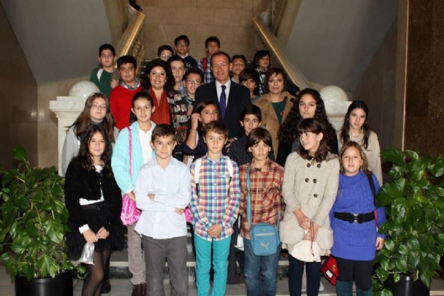 168 escolares sustituyen a los concejales en el Pleno para debatir sobre sus derechos - 5, Foto 5