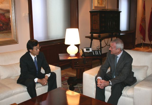 El presidente de la Comunidad recibe al embajador de Japón - 2, Foto 2