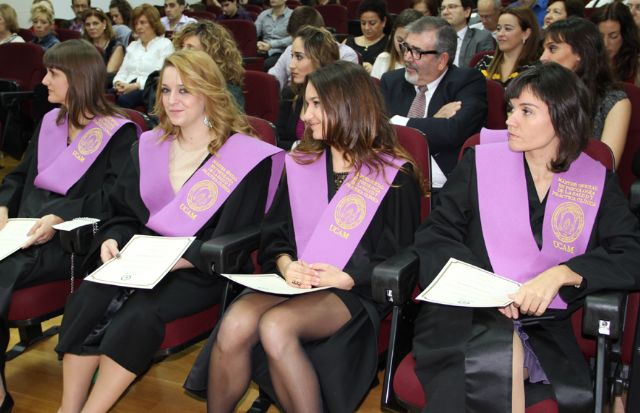 Acto de imposición de Becas y entrega de Diplomas Acreditativos a la II Promoción del Master Oficial UCAM en Psicología de la Salud y Práctica Clínica - 1, Foto 1