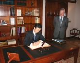 El presidente de la Comunidad recibe al embajador de Japn