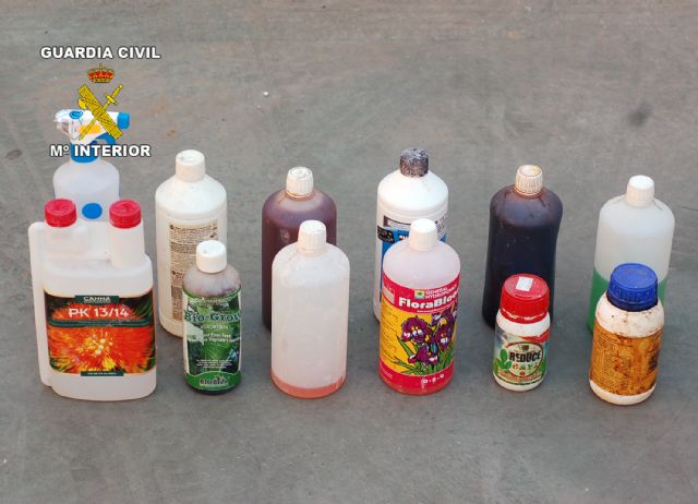 La Guardia Civil desmantela una banda juvenil dedicada a cometer robos en vehículos y causar daños en La Unión - 1, Foto 1