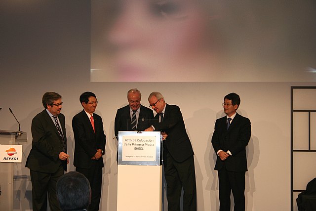 Valcárcel resalta la alianza entre Repsol y SkSol para la consolidación del Valle de Escombreras como polo energético europeo - 1, Foto 1