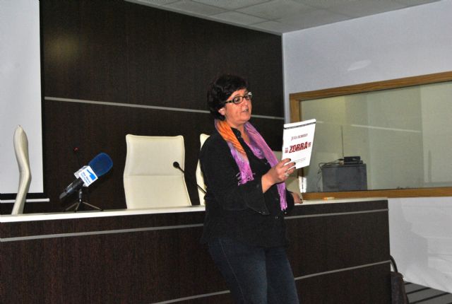 Julia Romero presentó su libro ¡Zorra! contra el maltrato - 1, Foto 1