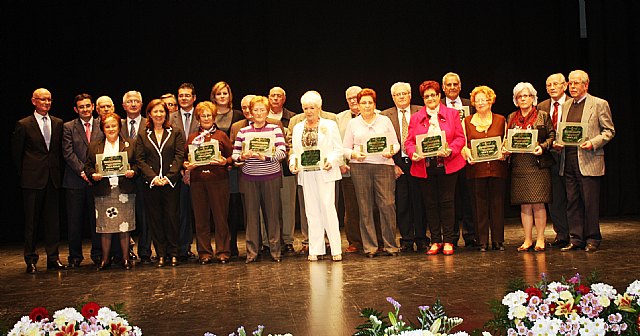 Palacios anima a los mayores a participar en las actividades de los Centros Sociales de la Región - 1, Foto 1