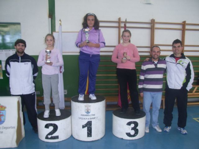 La concejala de Deportes organiz la fase local de bdminton de Deporte Escolar - 5