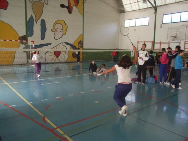 La concejala de Deportes organiz la fase local de bdminton de Deporte Escolar - 7