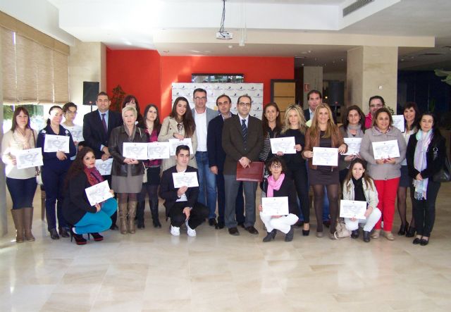 Más de una veintena de aguileños concluyen satisfactoriamente dos cursos del área de turismo y hostelería - 3, Foto 3