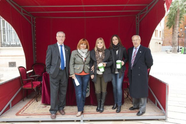 La mesa del Ayuntamiento recauda 1.444 euros en la lucha contra el cáncer - 2, Foto 2