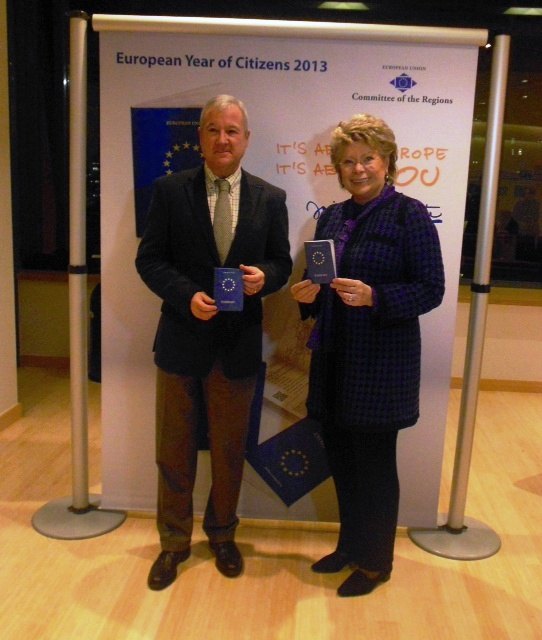 Valcárcel aboga por mejorar y potenciar la participación de los ciudadanos de la UE en elecciones locales y europeas - 2, Foto 2