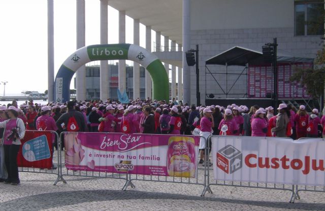 ELPOZO patrocina la carrera de la mujer en Portugal en apoyo a la lucha contra el Cancer de Mama, Foto 1