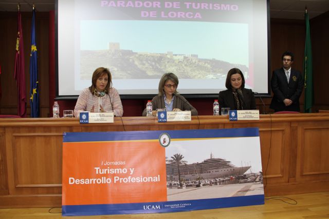 La senadora del Partido Popular por Murcia, Mª José Nicolás, ha intervenido en unas jornadas sobre turismo - 1, Foto 1