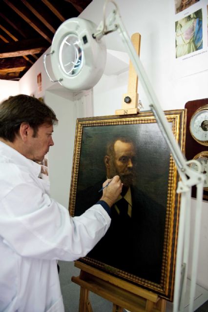 El retrato del ex alcalde Mariano Sanz Zábala ya es propiedad del Ayuntamiento - 1, Foto 1