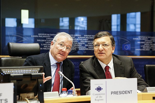 Valcárcel traslada a Barroso la necesidad de  pelear la última propuesta del Consejo Europeo en Política de Cohesión  - 2, Foto 2