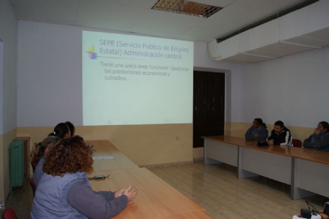 Charla del SEF a los alumnos del Taller de Empleo Los Cantos - 2, Foto 2
