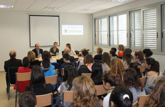 La escritora Carmen Posadas inicia un ciclo de conferencias en el IES n° 2 torreño - 2, Foto 2