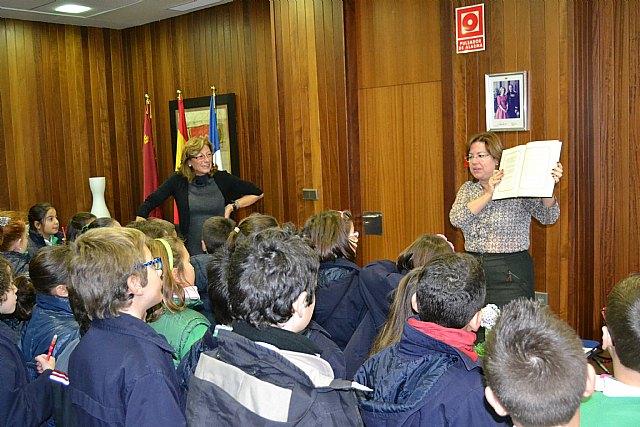 Los escolares de San Pedro del Pinatar conocen la Constitución a través del Ayuntamiento - 1, Foto 1