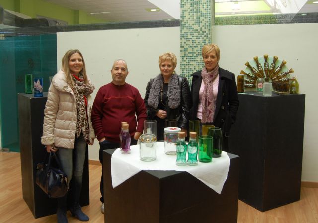 El vidrio reutilizado se hace arte en Las Torres de Cotillas en Cristanible - 1, Foto 1