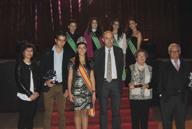 Francisco Saéz, Ángeles Pérez y Lorenzo Albaladejo recibieron anoche sus títulos de Campesino, Marinera y Pirata 2012 - 1, Foto 1