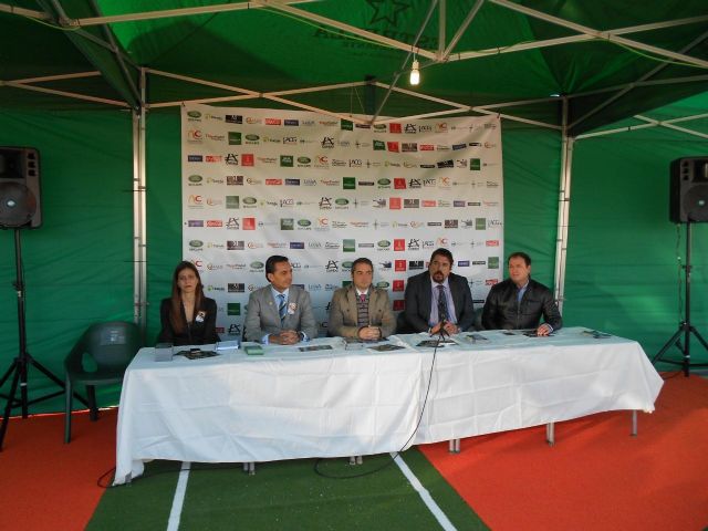 Rafael Gómez inaugura la primera pista Tiger Padel Courts en beneficio de Lorca - 2, Foto 2