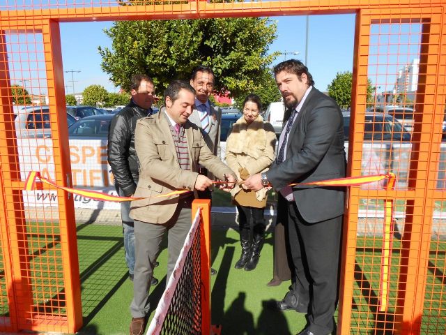 Rafael Gómez inaugura la primera pista Tiger Padel Courts en beneficio de Lorca - 3, Foto 3