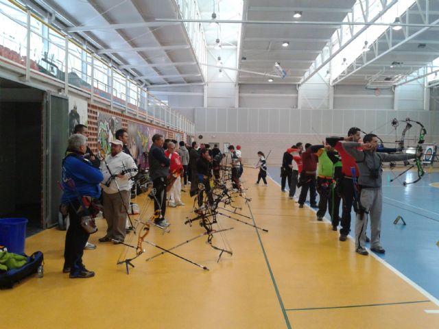 Medio centenar de arqueros en la tercera jornada de la Liga Regional de tiro con arco en sala - 1, Foto 1