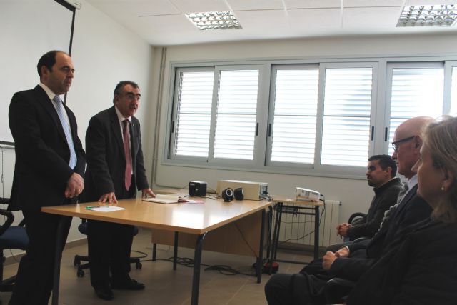 El consejero Manuel Campos acerca la Constitución española a los escolares del IES n° 2 torreño - 1, Foto 1