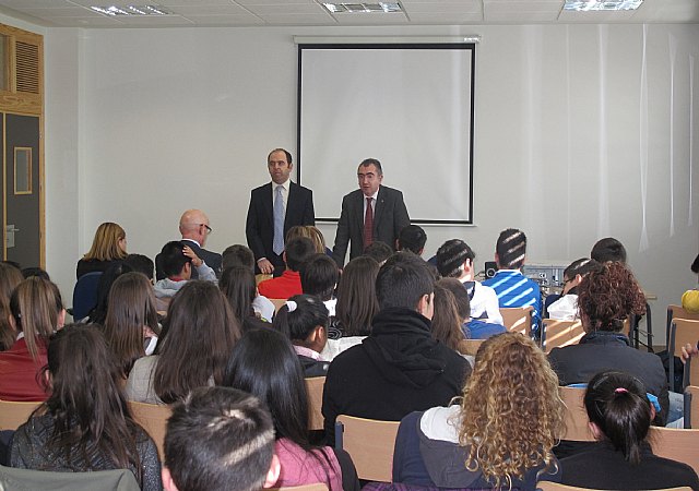 Campos resalta los valores y principios de la Constitución como el vértice del presente y futuro de una sociedad cohesionada y plural - 1, Foto 1