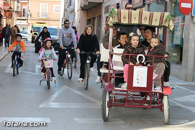 Cientos de personas participan en familia en el Día de la bicicleta - 1, Foto 1
