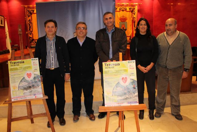 El Club de Atletismo Ermita de Burgos espera recaudar juguetes y alimentos a su paso por Bullas durante la Travesía de Reyes - 1, Foto 1