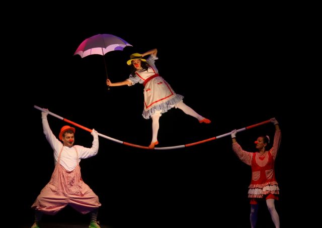 El Teatro Negro Nacional de Praga presenta el espectáculo familiar Alicia en el País de las Maravillas en El Batel - 1, Foto 1