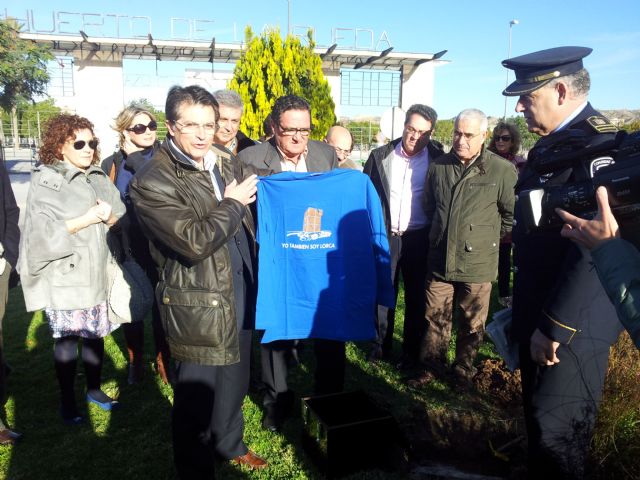 El Alcalde pone la primera piedra del Monumento al Voluntario Anónimo - 1, Foto 1