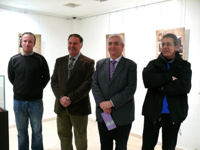 Inaugurada la exposición del XV Aniversario del Yacimiento Paleontológico de la Hoya de la Sima - 2, Foto 2