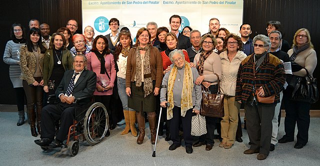 Un total de 30 voluntarios desarrollan actividades sociales, educativas, culturales y medioambientales - 1, Foto 1