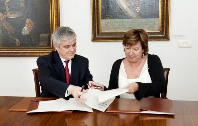 La Caixa dona 5.600 euros al Ayuntamiento para ayudar a instituciones sociales en Navidad - 3, Foto 3