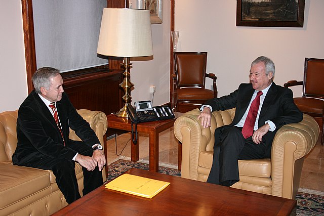 El presidente de la Comunidad recibe al alcalde de Ojós - 1, Foto 1
