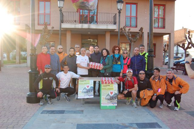 Una veintena de corredores profesionales y aficionados recogen juguetes para los niños necesitados de Alguazas - 1, Foto 1