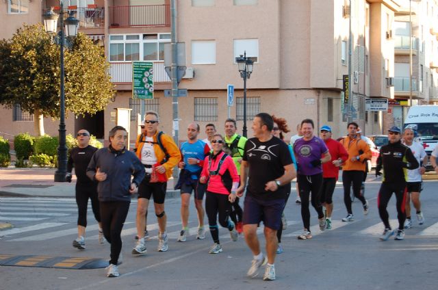Una veintena de corredores profesionales y aficionados recogen juguetes para los niños necesitados de Alguazas - 2, Foto 2