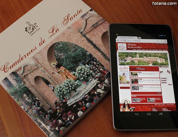 The Holy Foundation presents its website during the course of the exhibition to the public of the 14th edition of the "Journal of The Holy", Foto 2