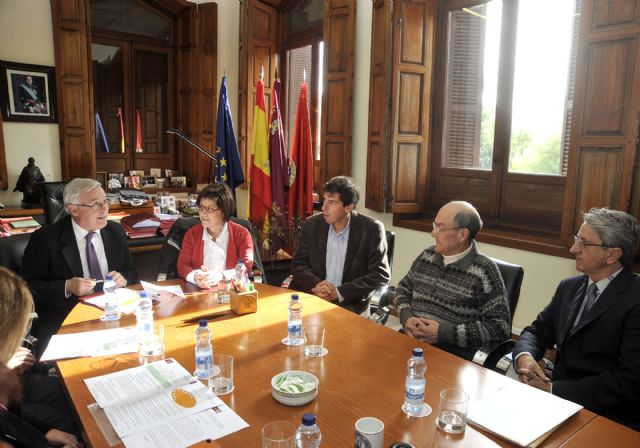 La Universidad de Murcia y Amnistía Internacional desarrollarán actividades conjuntas - 3, Foto 3
