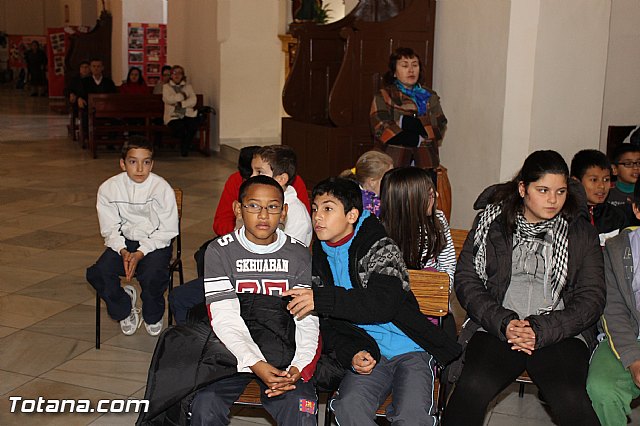 Alumnos de religin de diferentes colegios de de Totana asistieron a una misa en honor a Santa Eulalia - 64