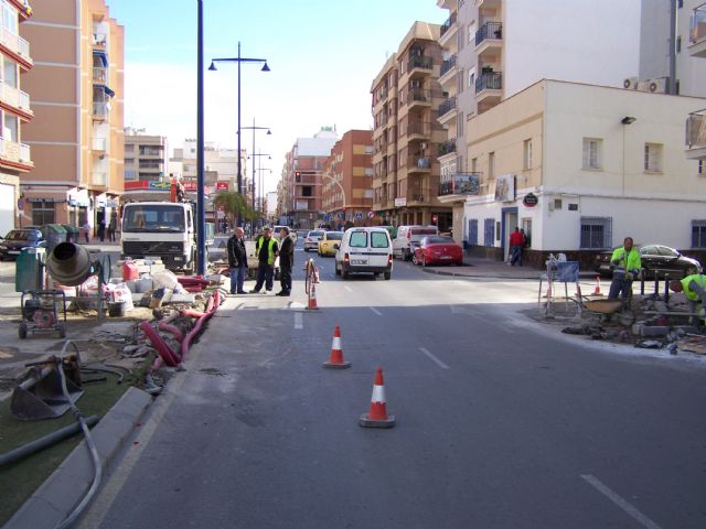 Una nueva rotonda en la calle Luis Prieto evitará embolsamientos de agua y facilitará la incorporación de los vehículos - 1, Foto 1