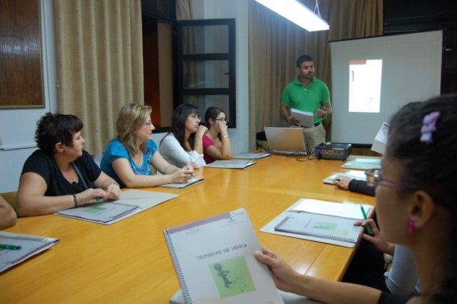 Cerca de 200 vecinos de Alguazas se beneficiarán este 2013 de la oferta de cursos formativos promovidos por el Ayuntamiento - 1, Foto 1